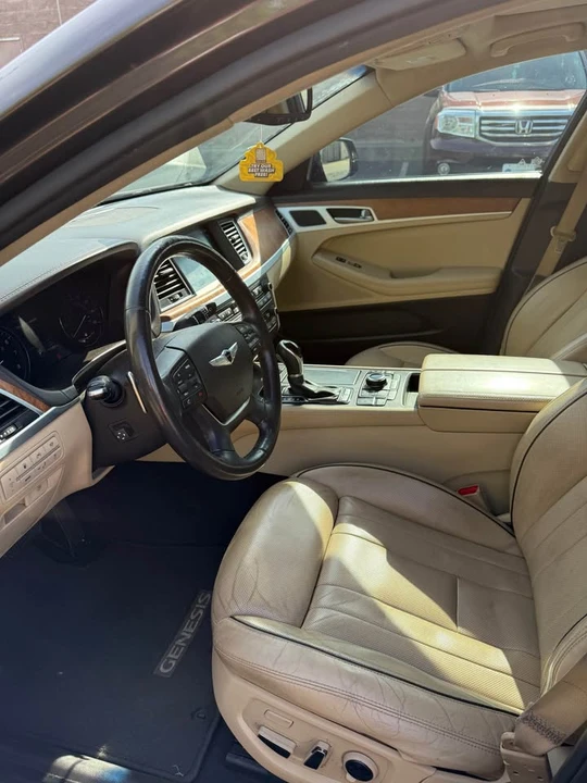2015 Hyundai Genesis - Image 13 of 16
