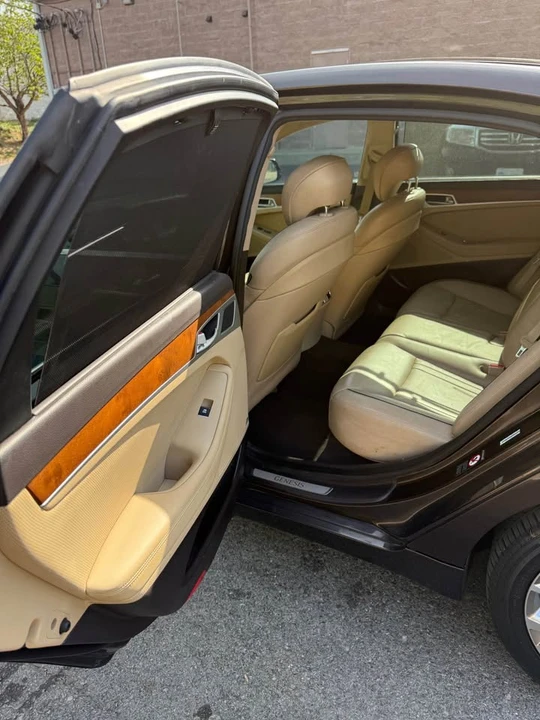 2015 Hyundai Genesis - Image 10 of 16