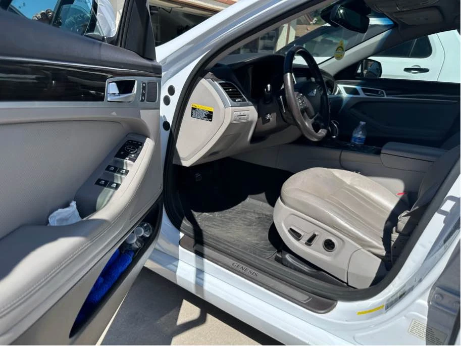 2015 Hyundai Genesis - Image 7 of 8