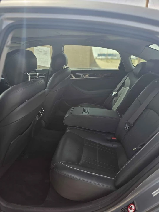 2015 Hyundai Genesis - Image 8 of 9