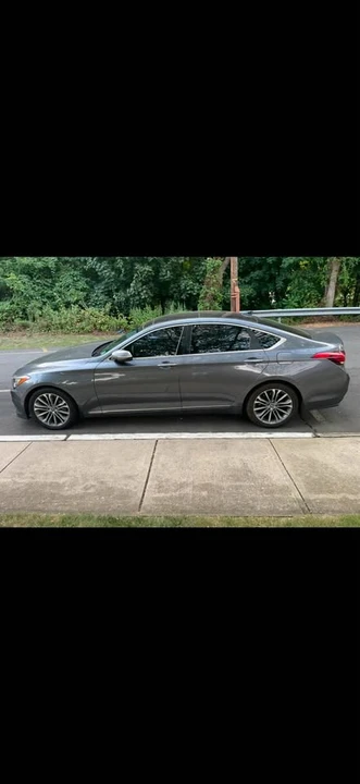 2015 Hyundai Genesis - Image 2 of 5