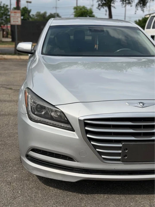 2015 Hyundai Genesis - Image 2 of 12