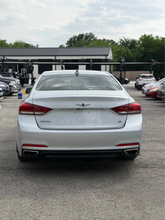 2015 Hyundai Genesis - Image 5 of 12