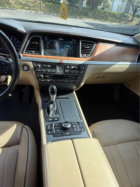 2015 Hyundai Genesis - Image 15 of 16