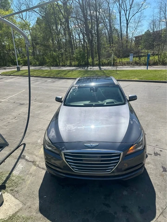 2015 Hyundai Genesis - Image 5 of 18
