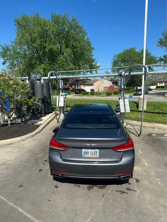 2015 Hyundai Genesis - Image 8 of 18