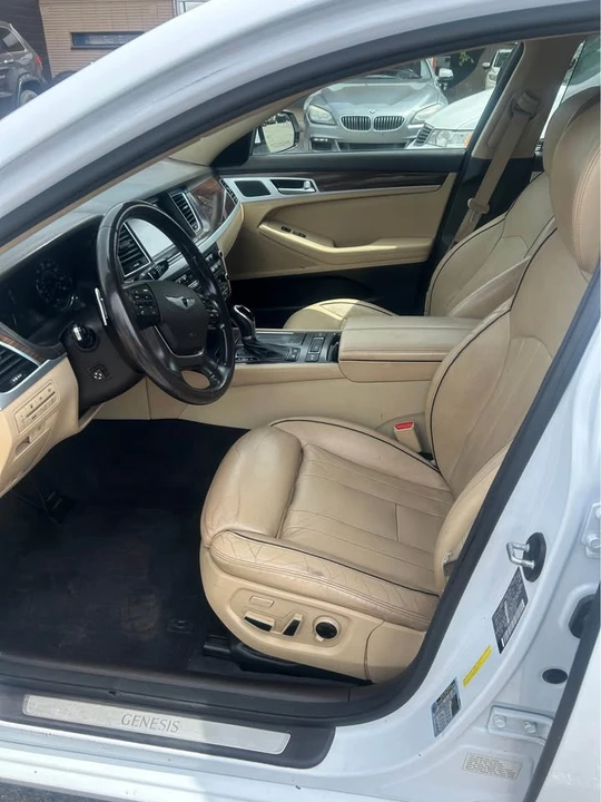 2015 Hyundai Genesis - Image 5 of 6