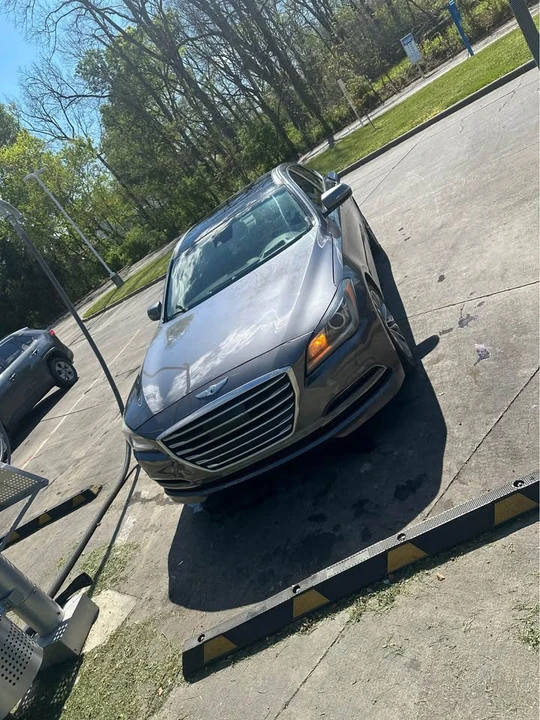 2015 Hyundai Genesis - Image 4 of 18