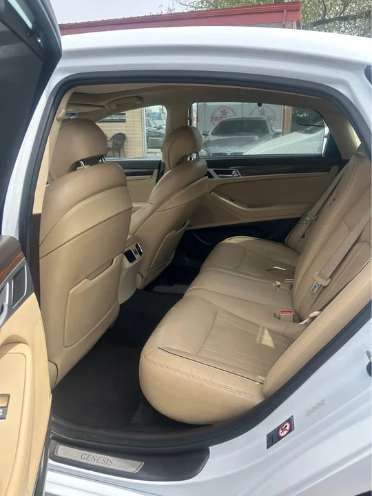 2015 Hyundai Genesis - Image 6 of 6