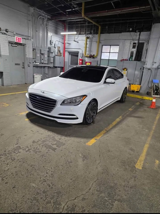 2015 Hyundai Genesis - Image 2 of 9
