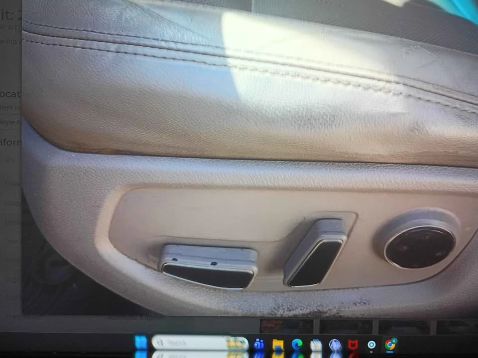 2015 Hyundai Genesis - Image 17 of 20