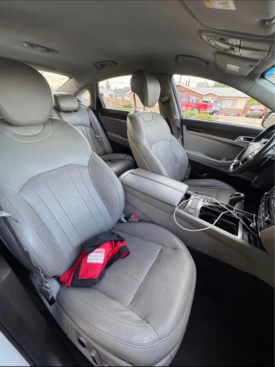 2015 Hyundai Genesis - Image 8 of 9