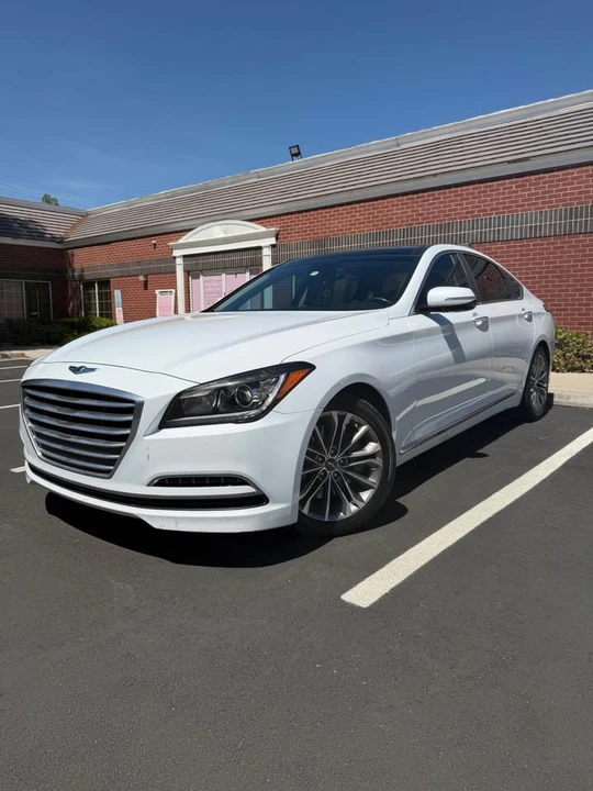 2015 Hyundai Genesis - Image 2 of 11