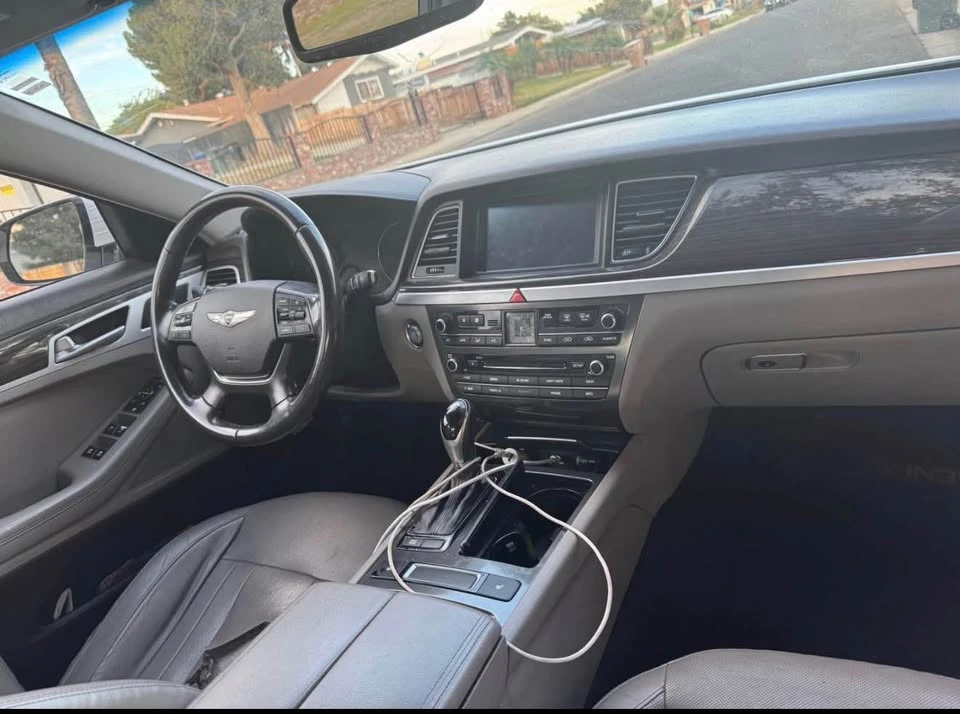 2015 Hyundai Genesis - Image 6 of 9