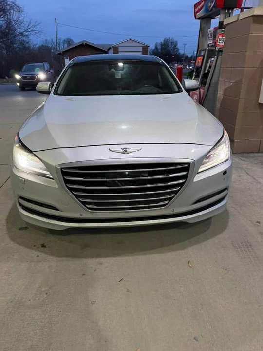 2015 Hyundai Genesis - Image 11 of 11