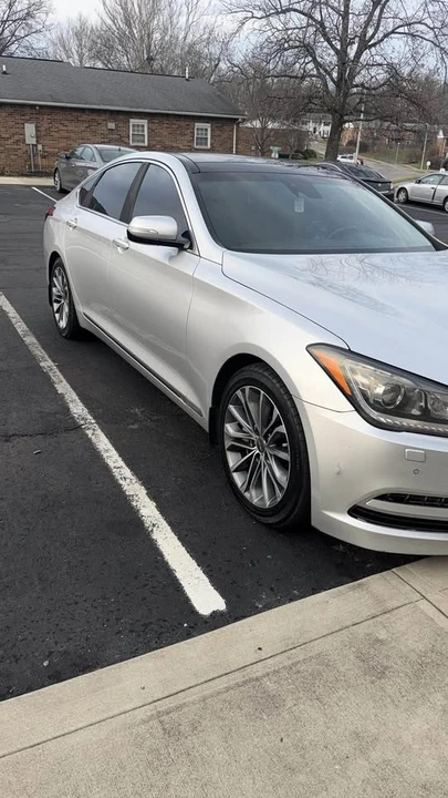 2015 Hyundai Genesis - Image 5 of 11