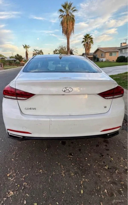 2015 Hyundai Genesis - Image 2 of 9