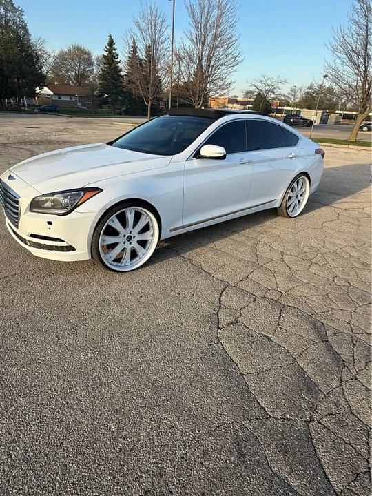 2015 Hyundai Genesis - Image 5 of 12