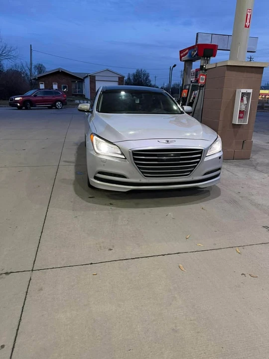 2015 Hyundai Genesis - Image 3 of 11