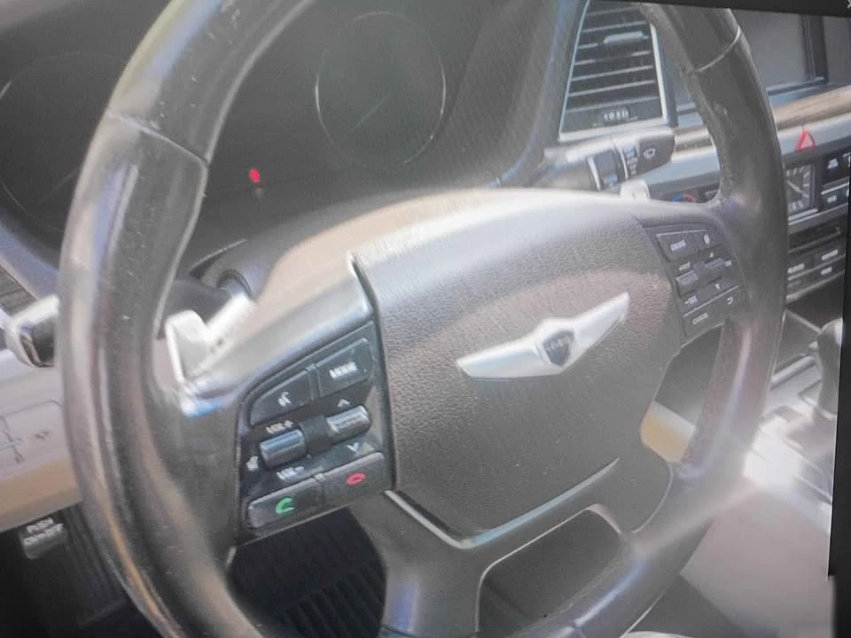 2015 Hyundai Genesis - Image 12 of 20