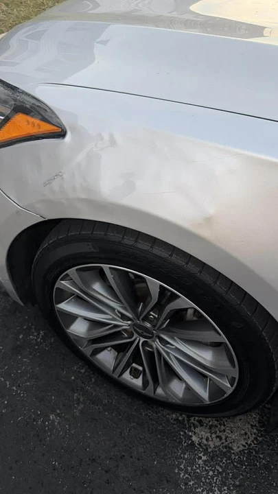 2015 Hyundai Genesis - Image 8 of 11