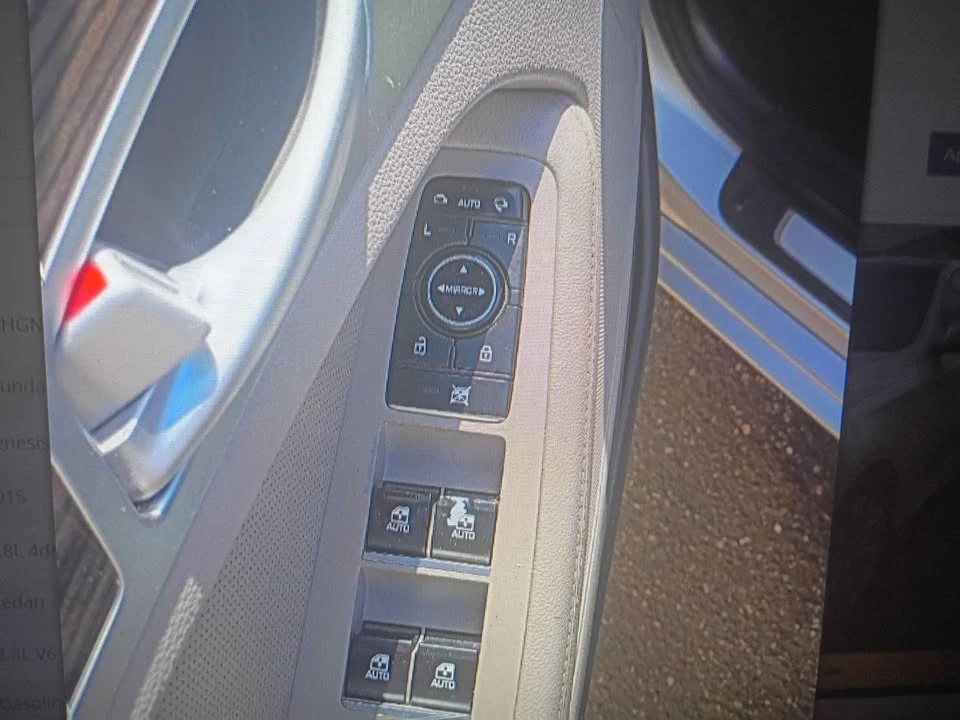 2015 Hyundai Genesis - Image 18 of 20