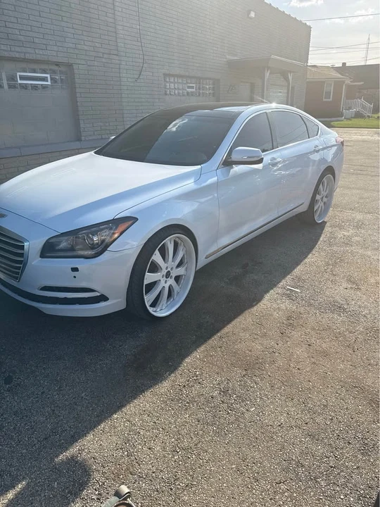 2015 Hyundai Genesis - Image 7 of 12
