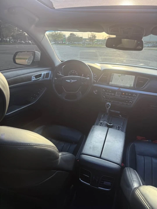2015 Hyundai Genesis - Image 11 of 12
