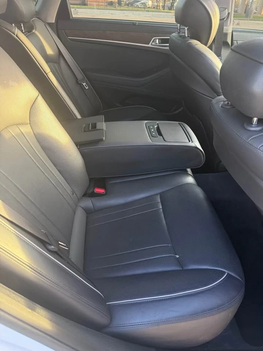 2015 Hyundai Genesis - Image 8 of 12