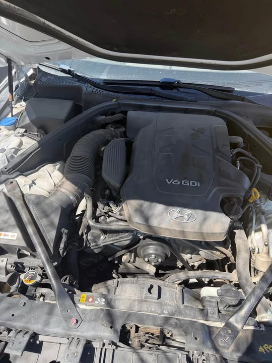 2015 Hyundai Genesis - Image 7 of 8