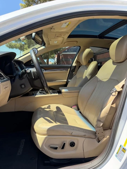 2015 Hyundai Genesis - Image 8 of 11
