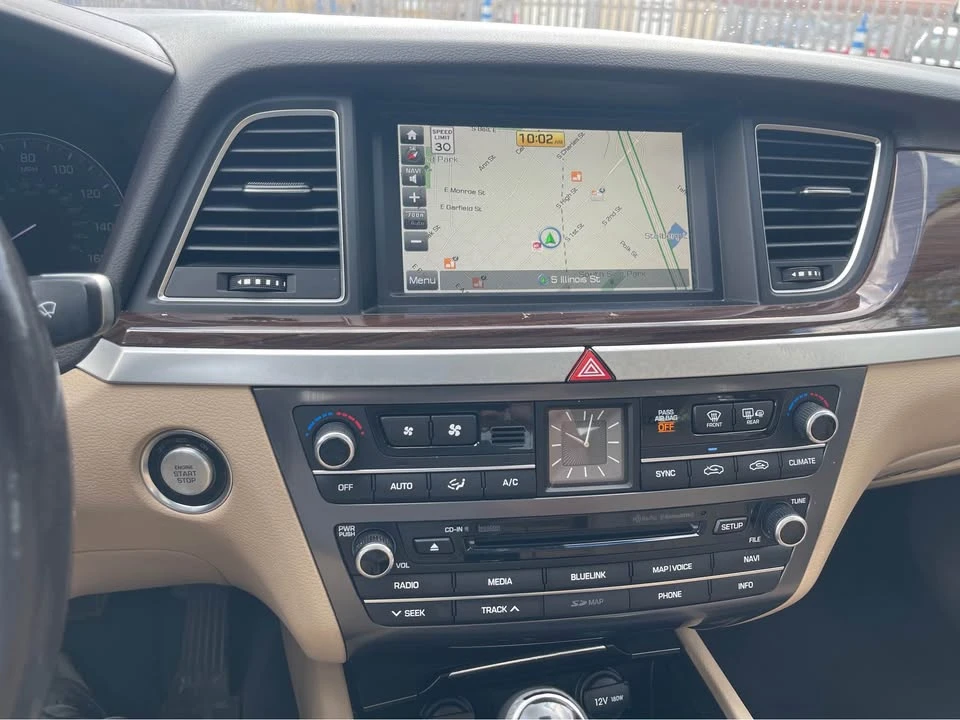 2015 Hyundai Genesis - Image 18 of 20