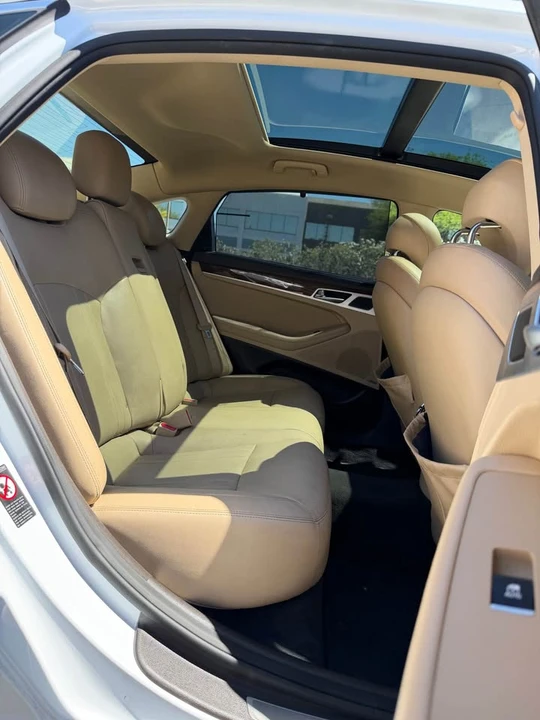 2015 Hyundai Genesis - Image 9 of 11