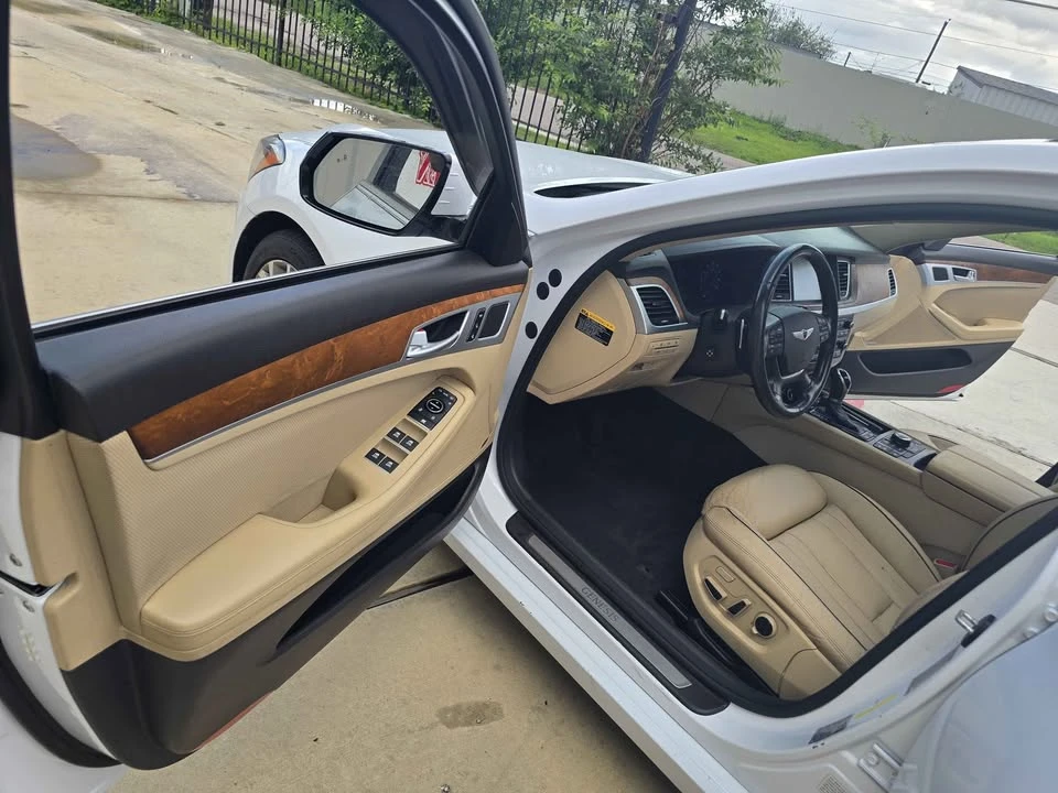 2015 Hyundai Genesis - Image 12 of 18
