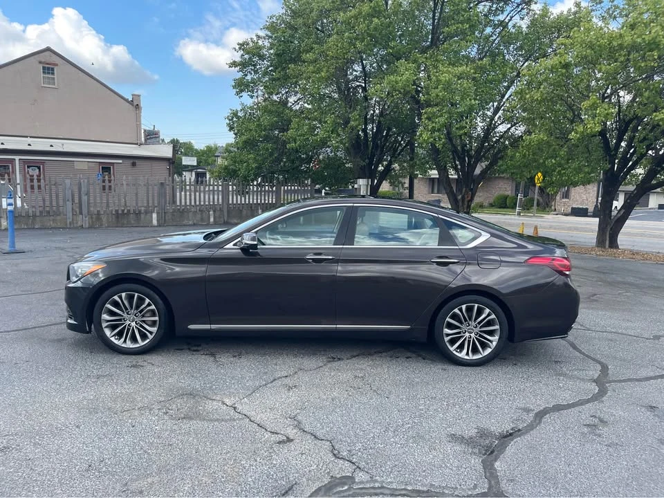 2015 Hyundai Genesis - Image 2 of 20