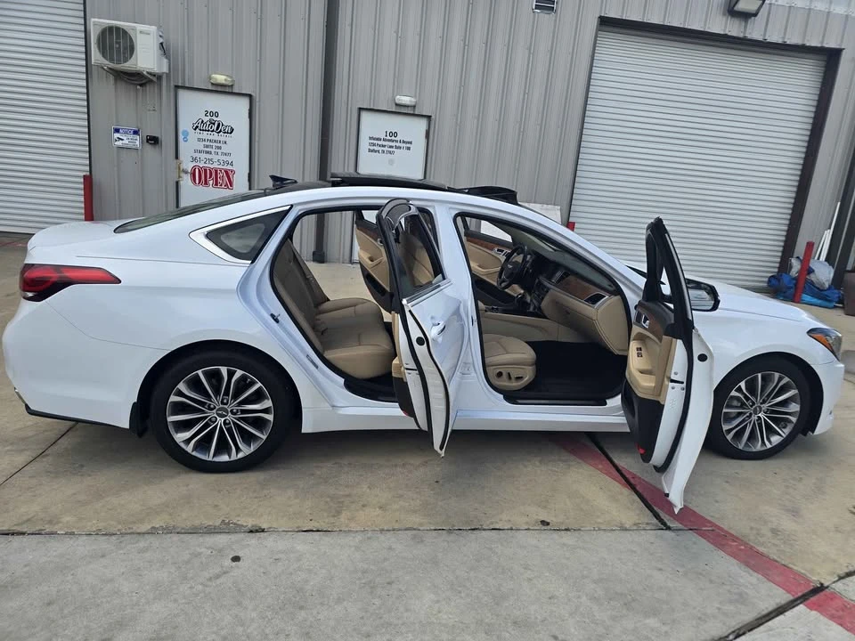 2015 Hyundai Genesis - Image 5 of 18