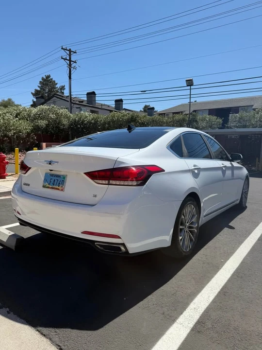 2015 Hyundai Genesis - Image 5 of 11