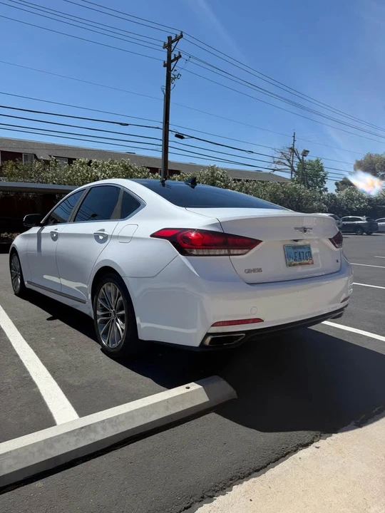 2015 Hyundai Genesis - Image 4 of 11