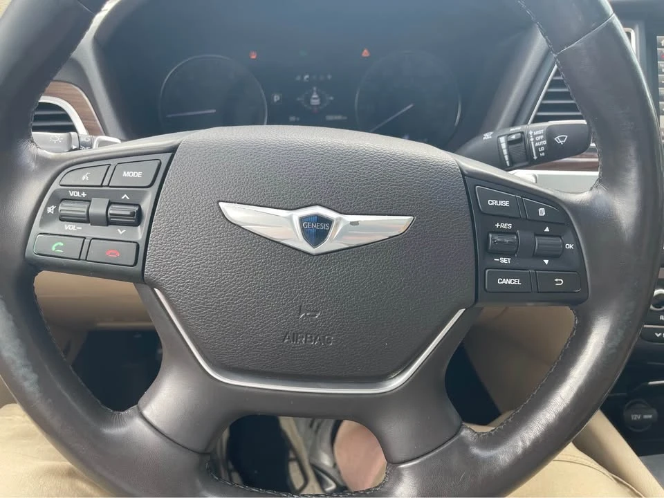 2015 Hyundai Genesis - Image 19 of 20