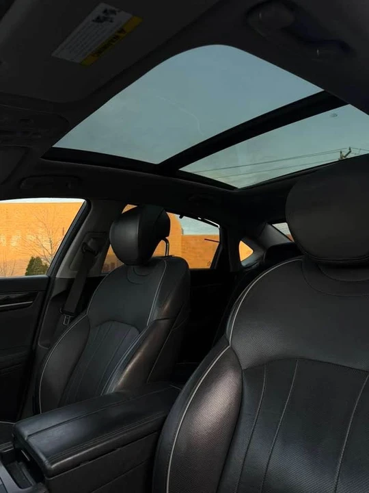 2015 Hyundai Genesis - Image 10 of 17
