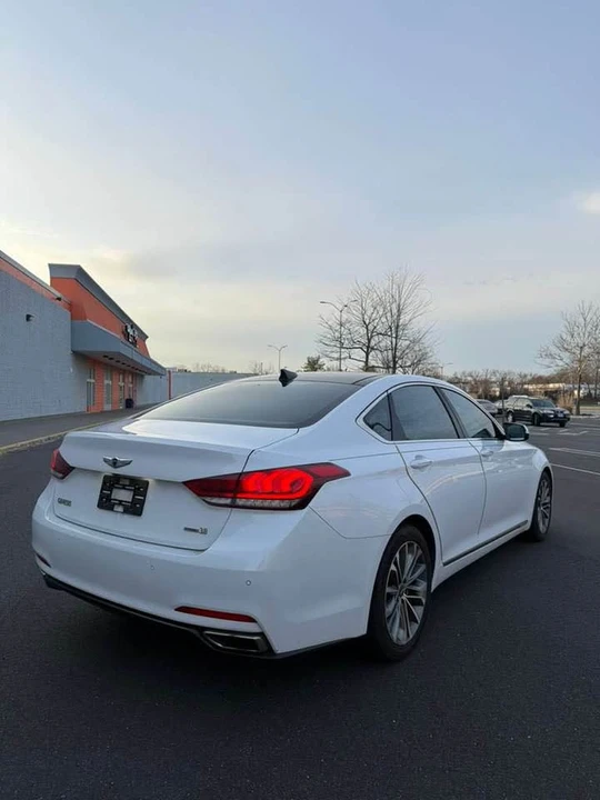 2015 Hyundai Genesis - Image 3 of 17