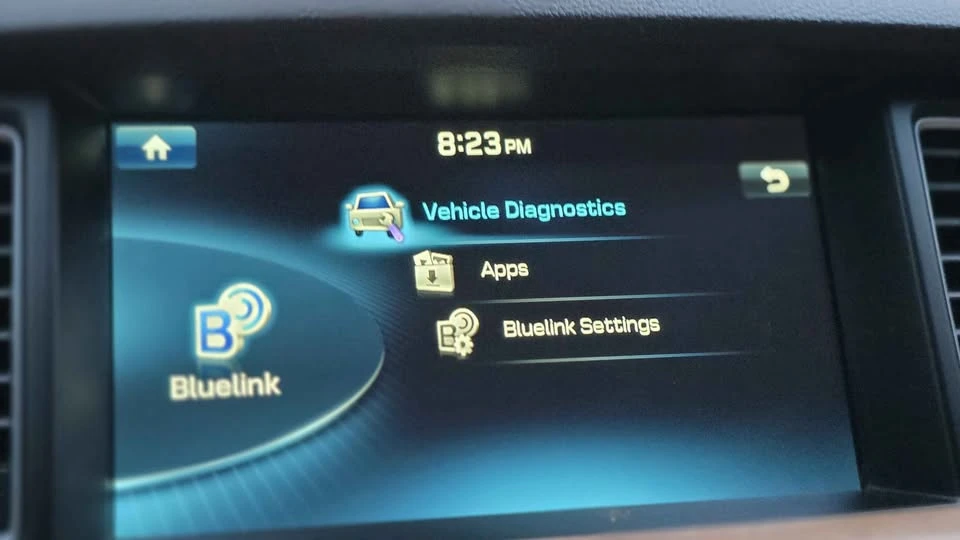 2015 Hyundai Genesis - Image 10 of 19