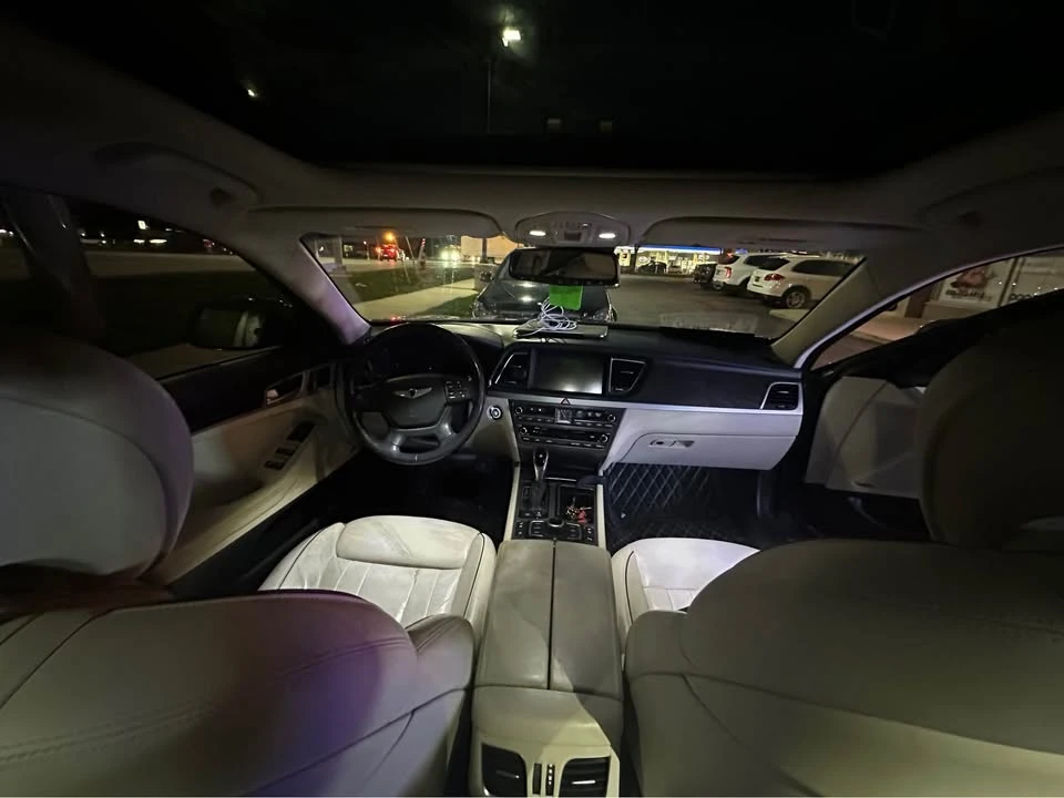 2015 Hyundai Genesis - Image 10 of 11