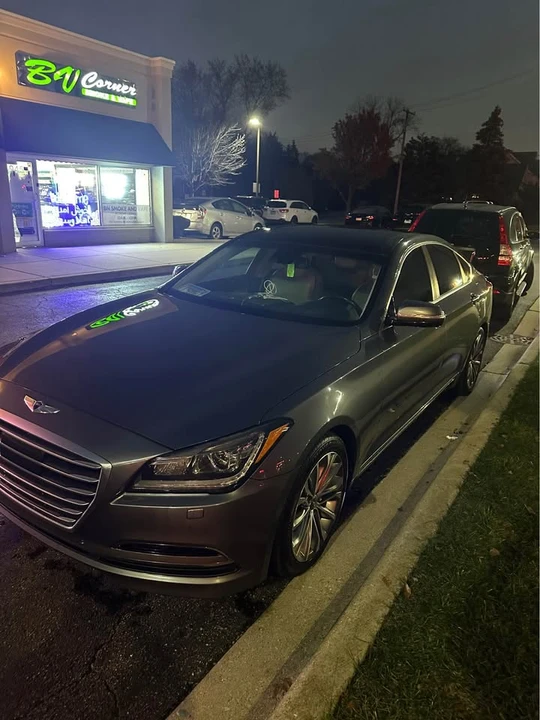 2015 Hyundai Genesis - Image 2 of 11