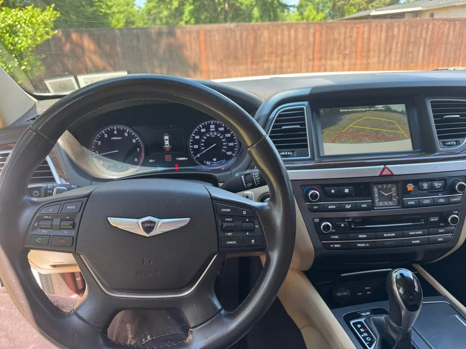 2015 Hyundai Genesis - Image 10 of 11