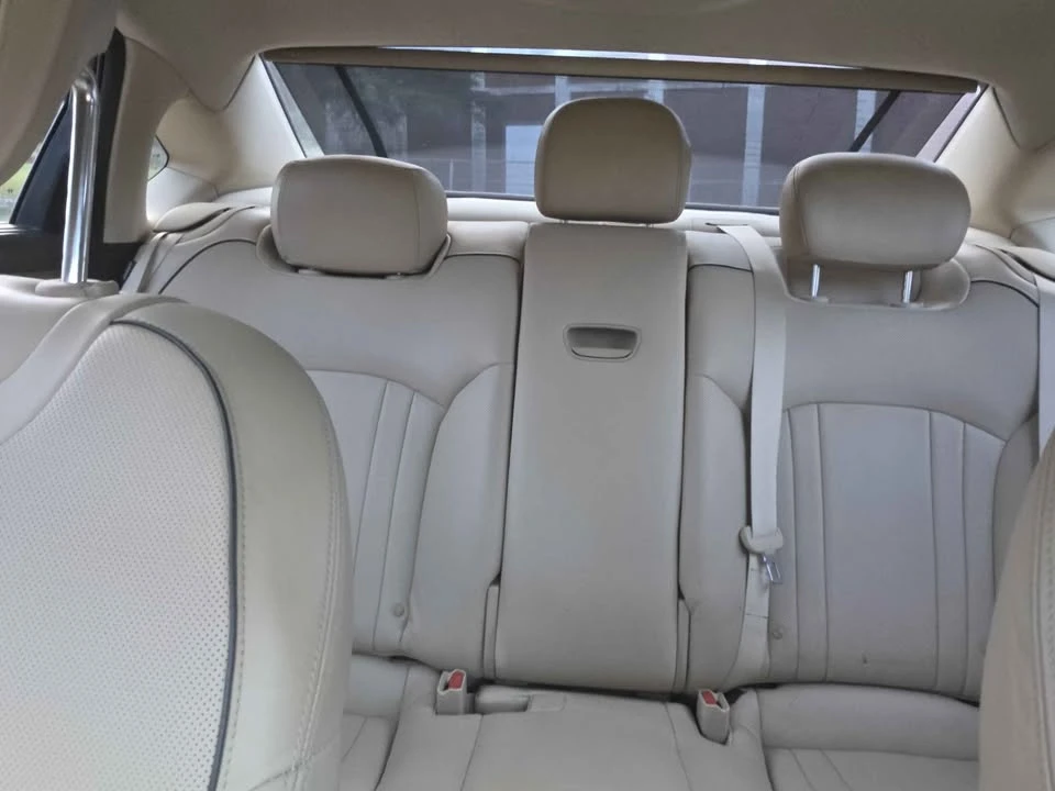 2015 Hyundai Genesis - Image 16 of 19