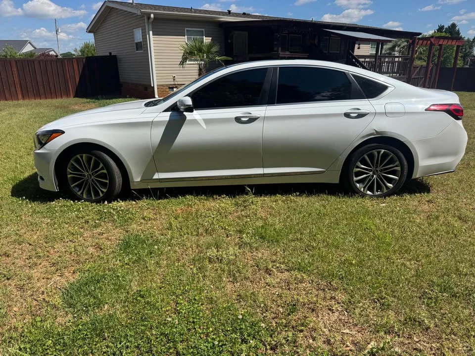2015 Hyundai Genesis - Image 2 of 11