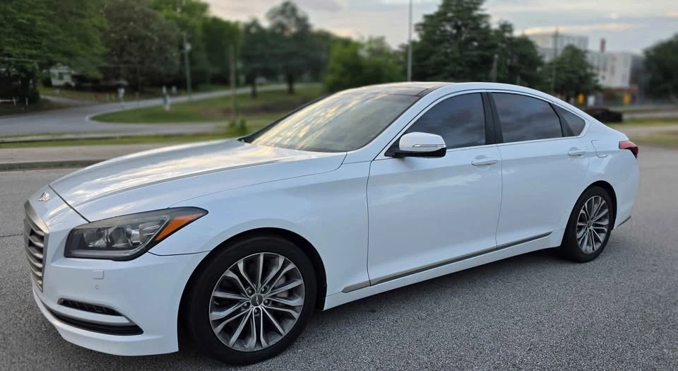 2015 Hyundai Genesis - Image 6 of 19