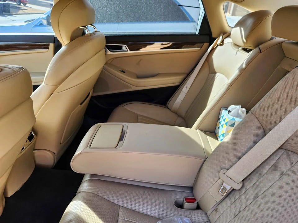 2015 Hyundai Genesis - Image 11 of 14