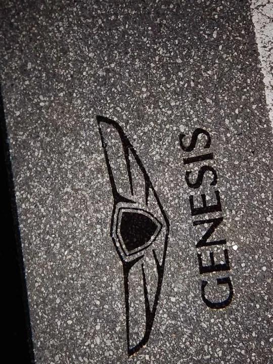 2015 Hyundai Genesis - Image 10 of 14
